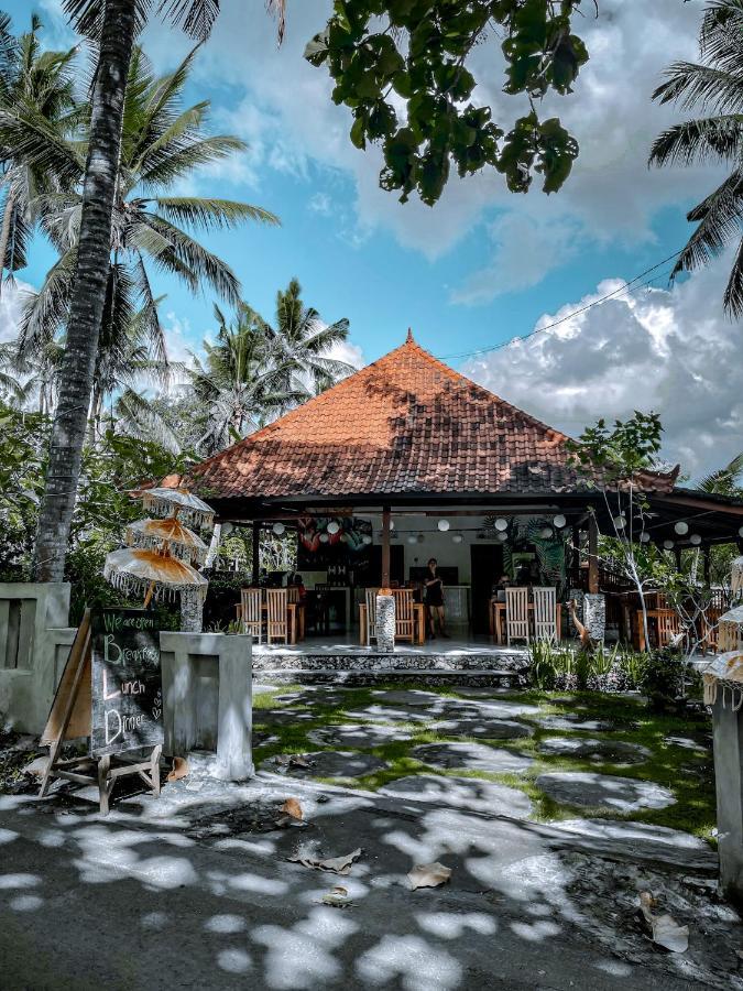 Mertha Sari Resto & Bungalow Klungkung Exteriör bild