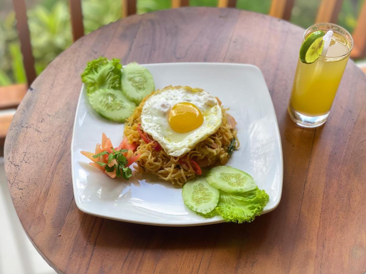 Mertha Sari Resto & Bungalow Klungkung Exteriör bild